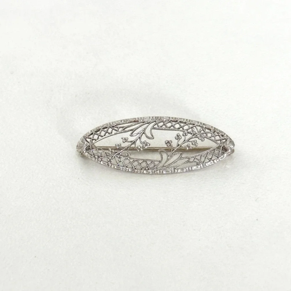 Antique 14K White Gold Floral Filigree Intricate Detail Small Petite Brooch Pin